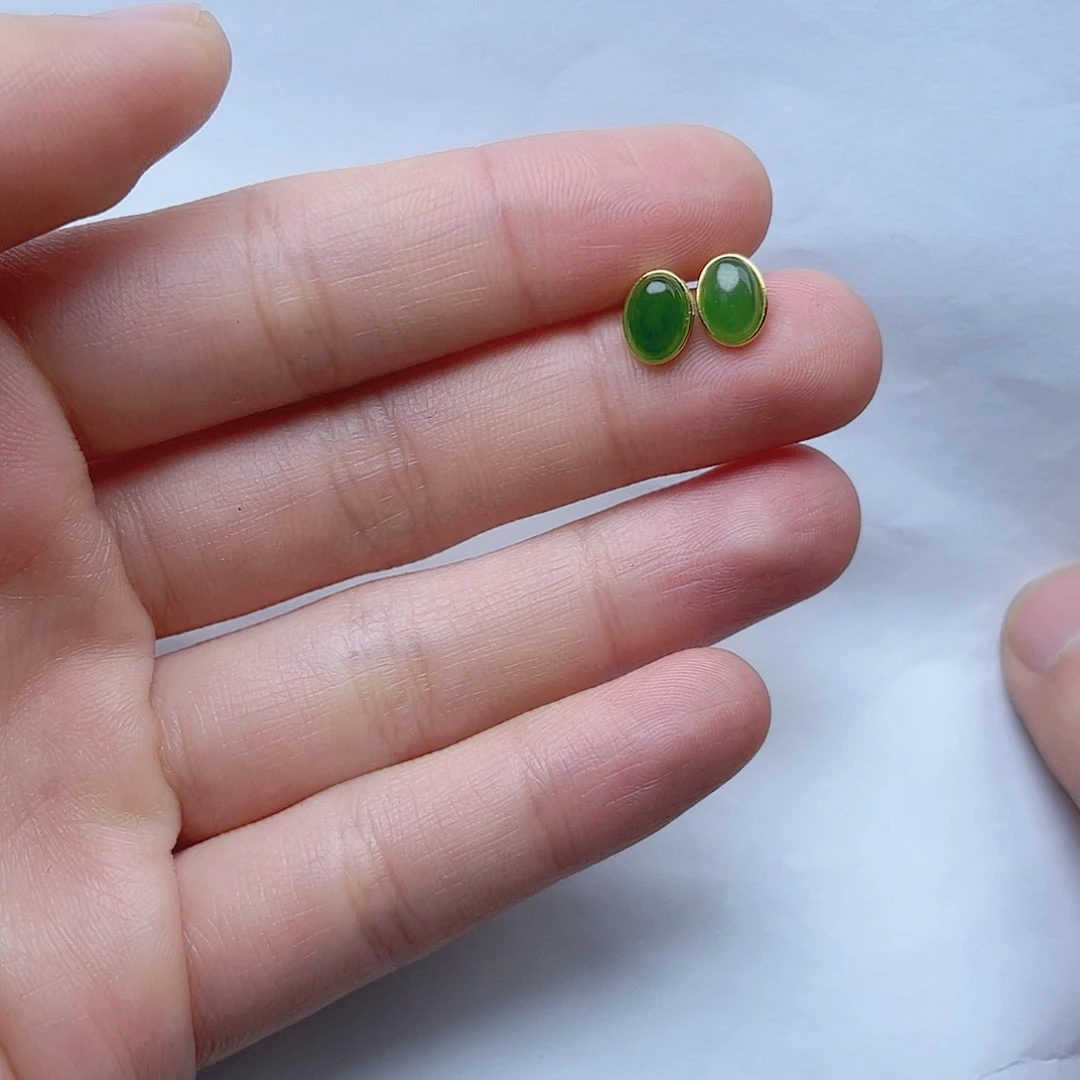 和田玉耳钉。k k银S925镶嵌