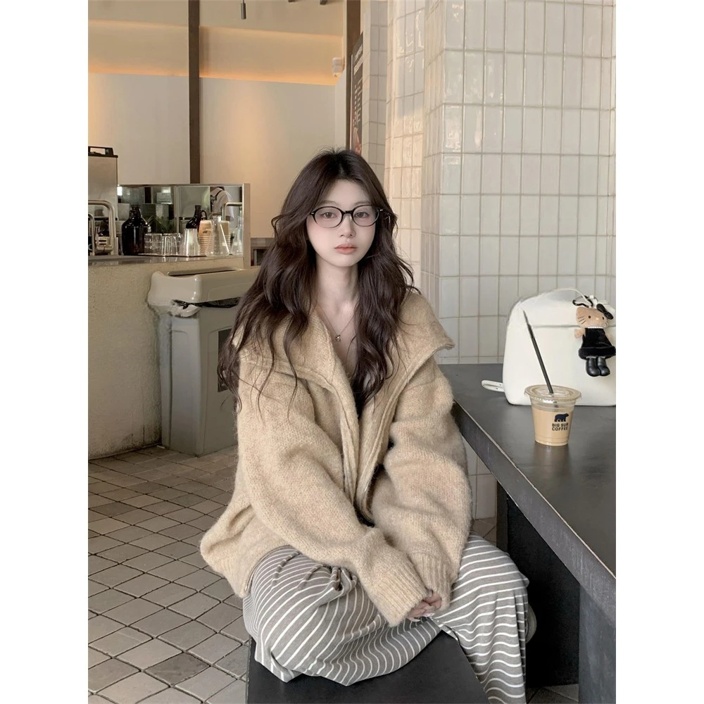 松弛感卡其色连帽毛衣今年流行的爆款女装新款外套巨好看洋气上衣