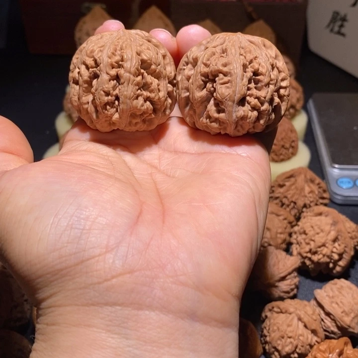 文玩核桃吊坠大粗筋43+