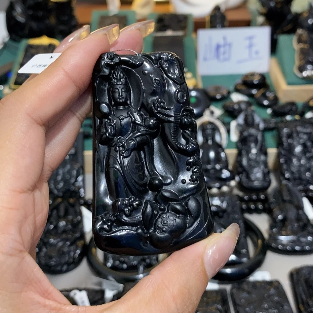 灰***烬未镶嵌蛇纹石玉颈饰