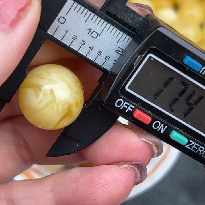 琥珀裸石未镶嵌微瑕1396