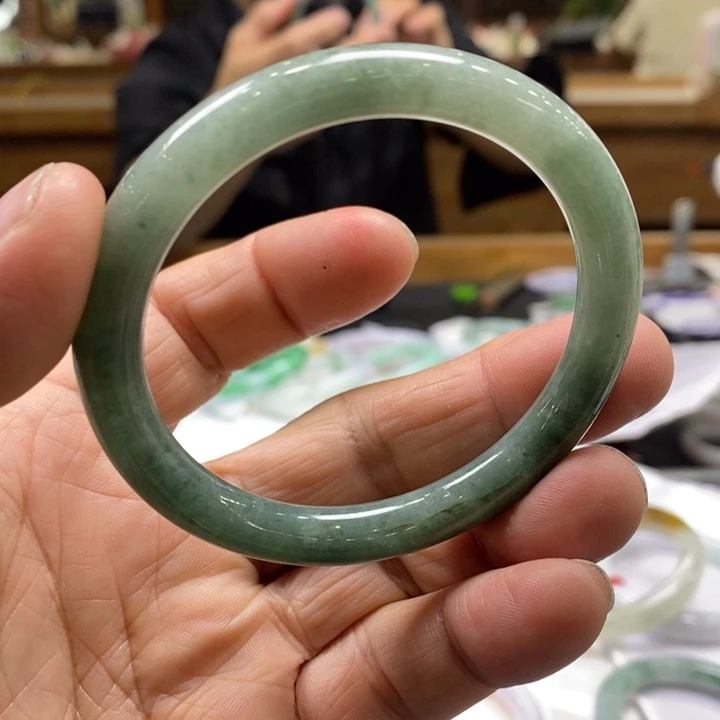 翡翠未镶嵌手镯翡翠手镯57，卡8