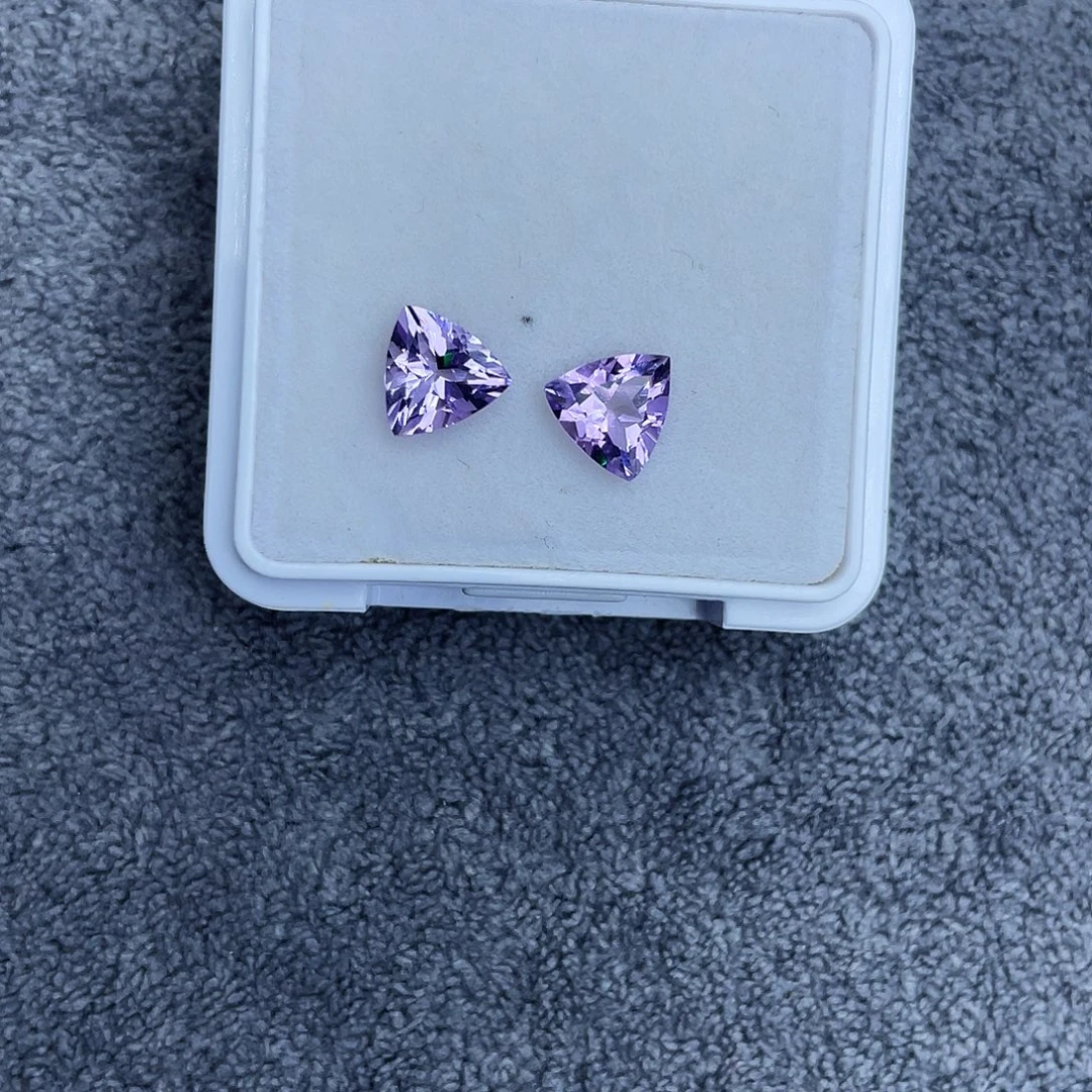 笔搁紫晶未镶嵌一对2.2Ct