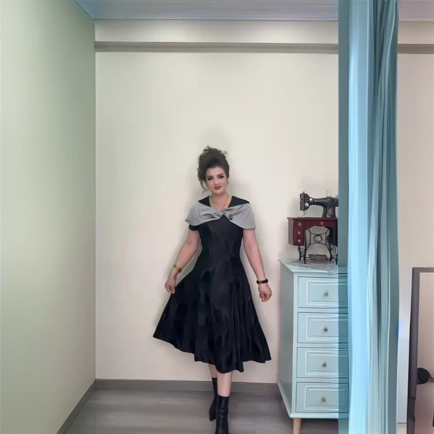 {迈艺丽}（815）夏季新款气质高贵修身优雅连衣裙