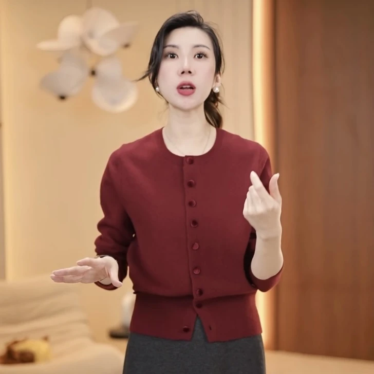 红色洋气百搭打底毛衣女2024年新款中年优雅气质百搭显瘦针织衫