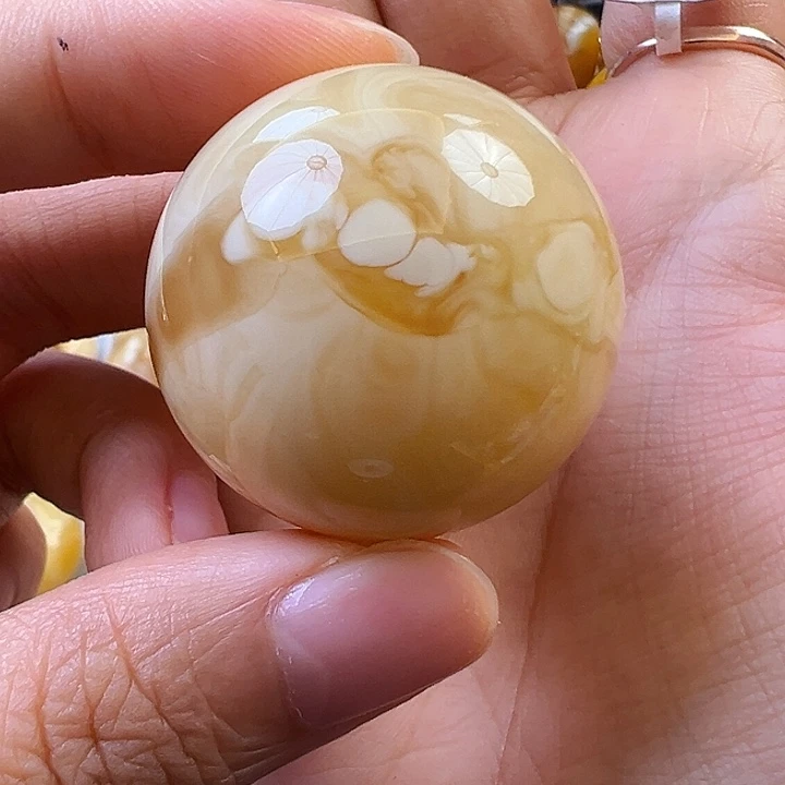 蜜蜡未镶嵌珠宝奇石