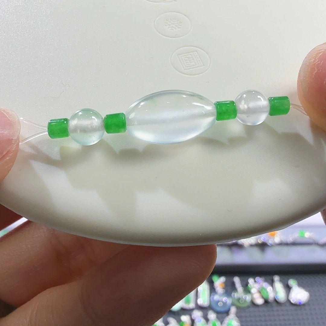 翡翠未镶嵌颈饰力力推