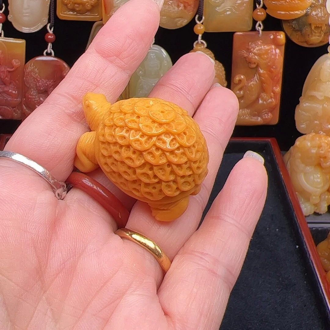 石英质玉（黄龙玉）合金颈饰