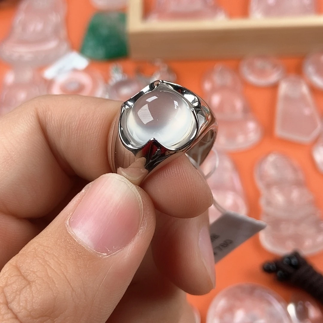 石英质玉合金颈饰戒指