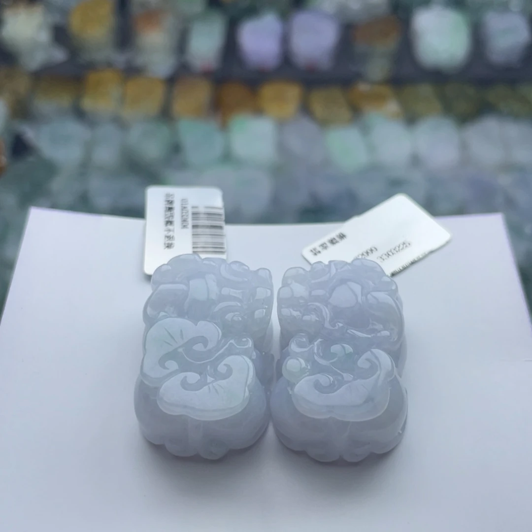 翡翠未镶嵌颈饰貔貅