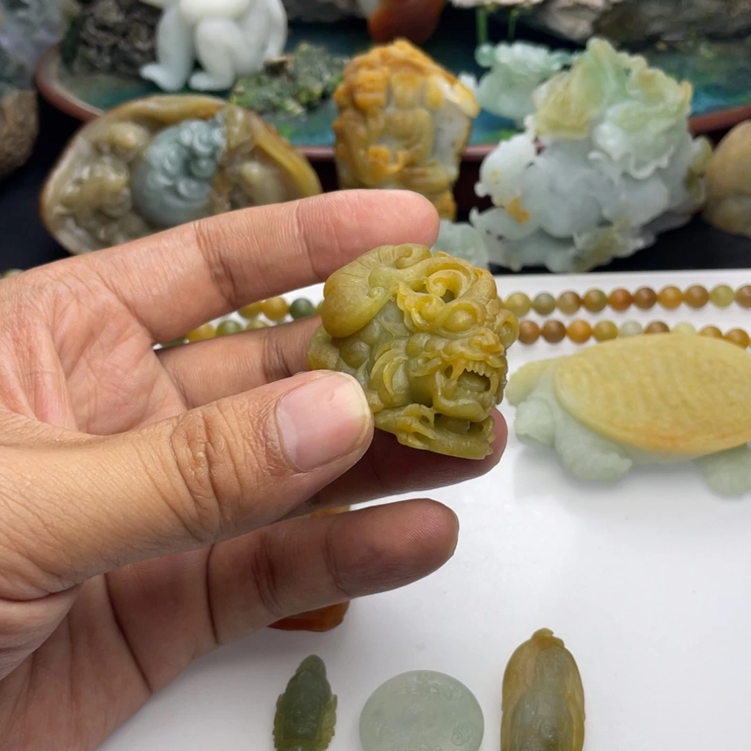 定制翡翠未镶嵌貔貅
