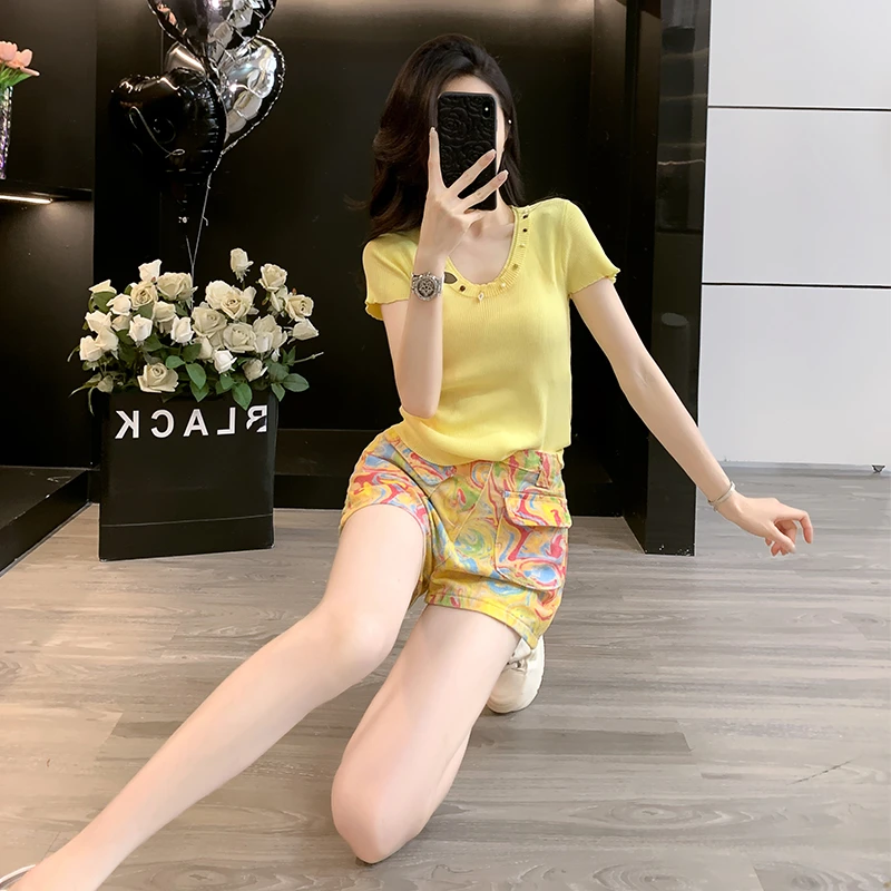 小个子穿搭一整套女夏季洋气短袖针织衫显瘦彩色牛仔短裤两件套潮