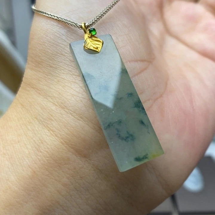 【闪购商品】颈饰18K金镶嵌翡翠23