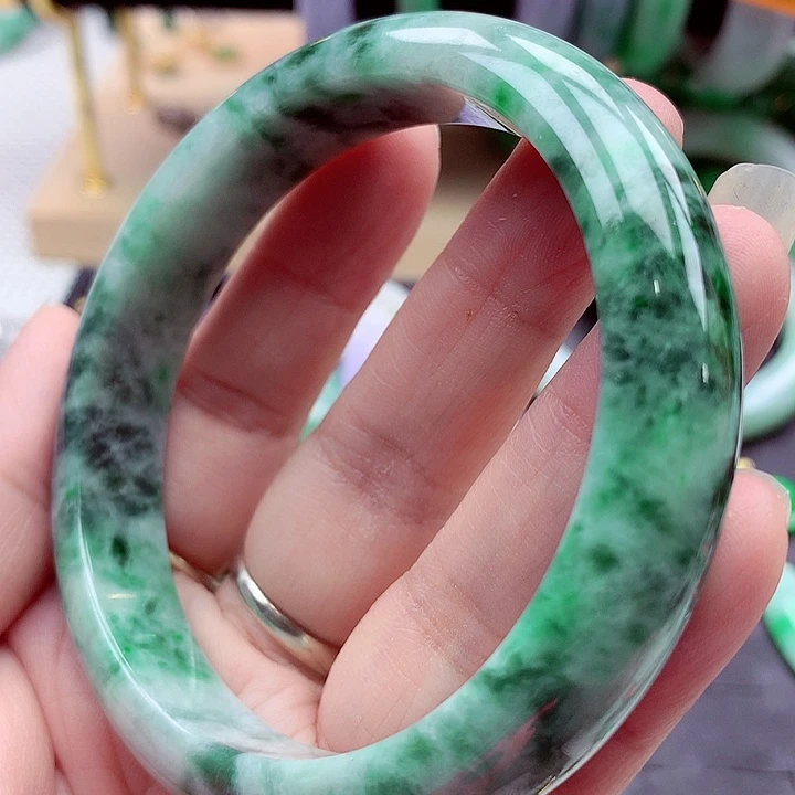 翡翠未镶嵌手镯翡翠