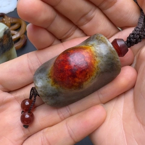 和田玉未镶嵌挂件扮**虎