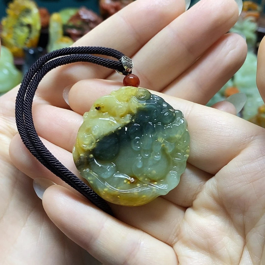 岫玉未镶嵌吊坠(赠链)