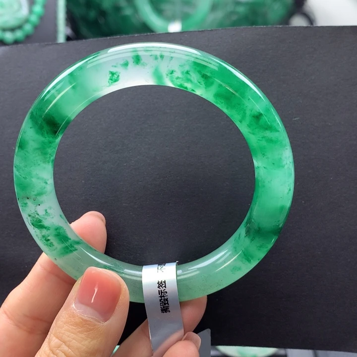 石英质玉未镶嵌手镯