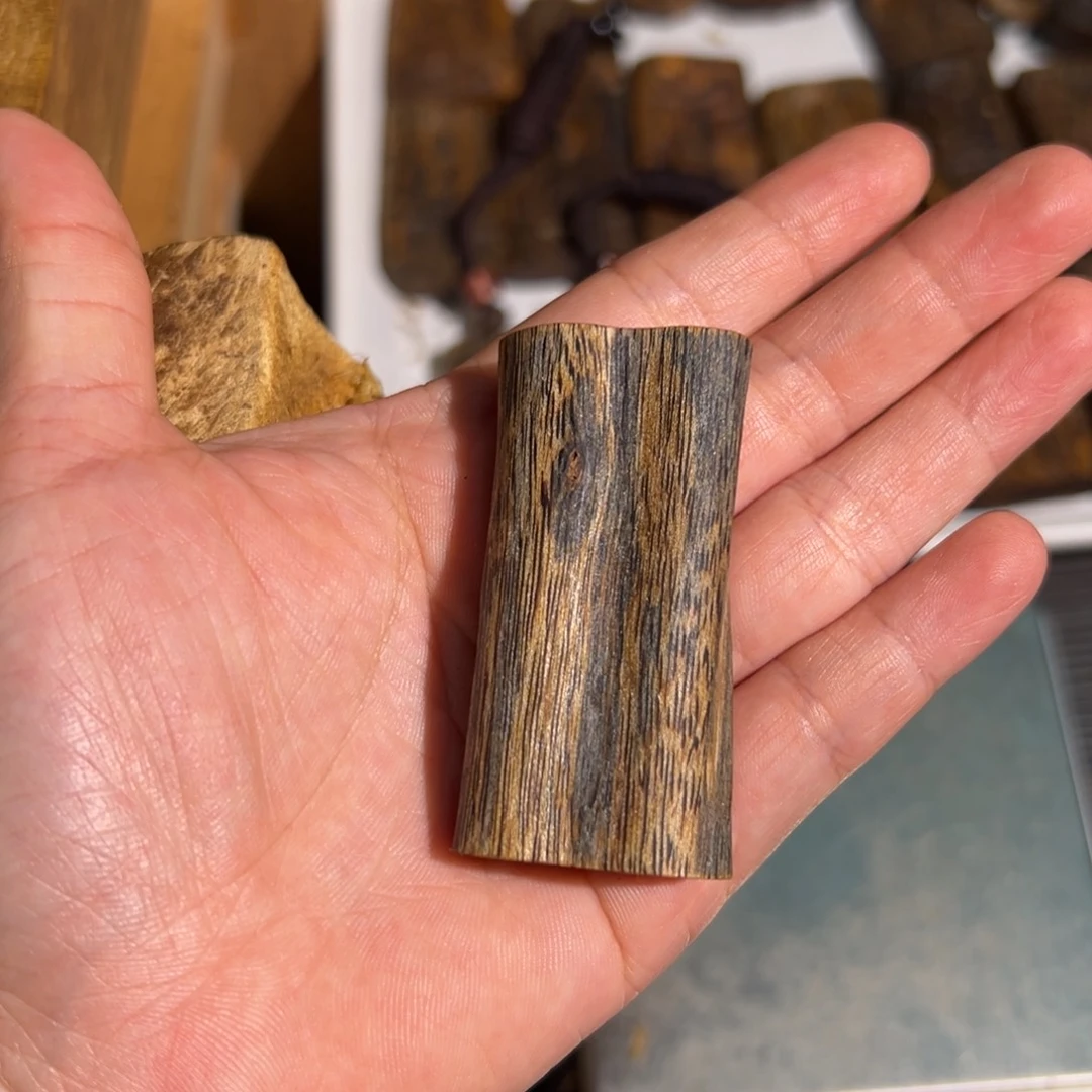 沉香沉香碎屑绿棋楠素牌块料12.8克