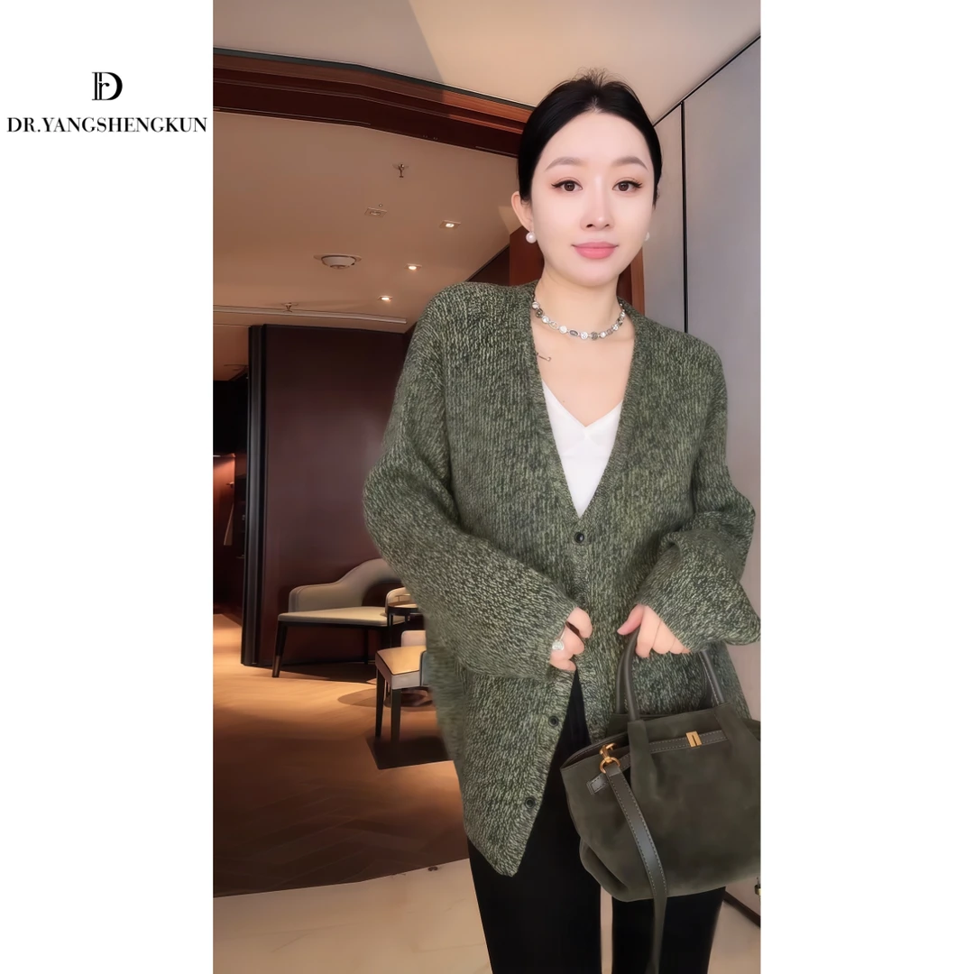 杨圣坤2025新品绵羊毛混纺慵懒风花纱系扣V领针织开衫S82592218