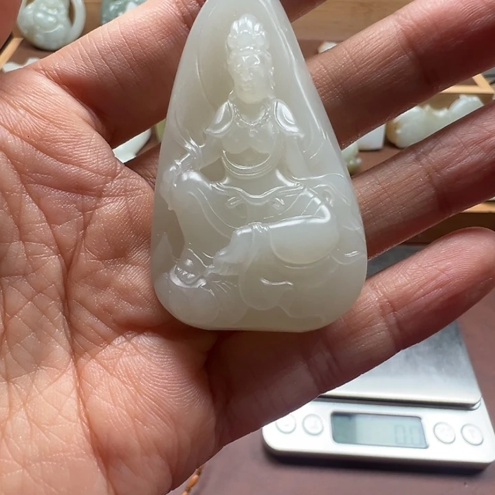 和田玉未镶嵌颈饰观音