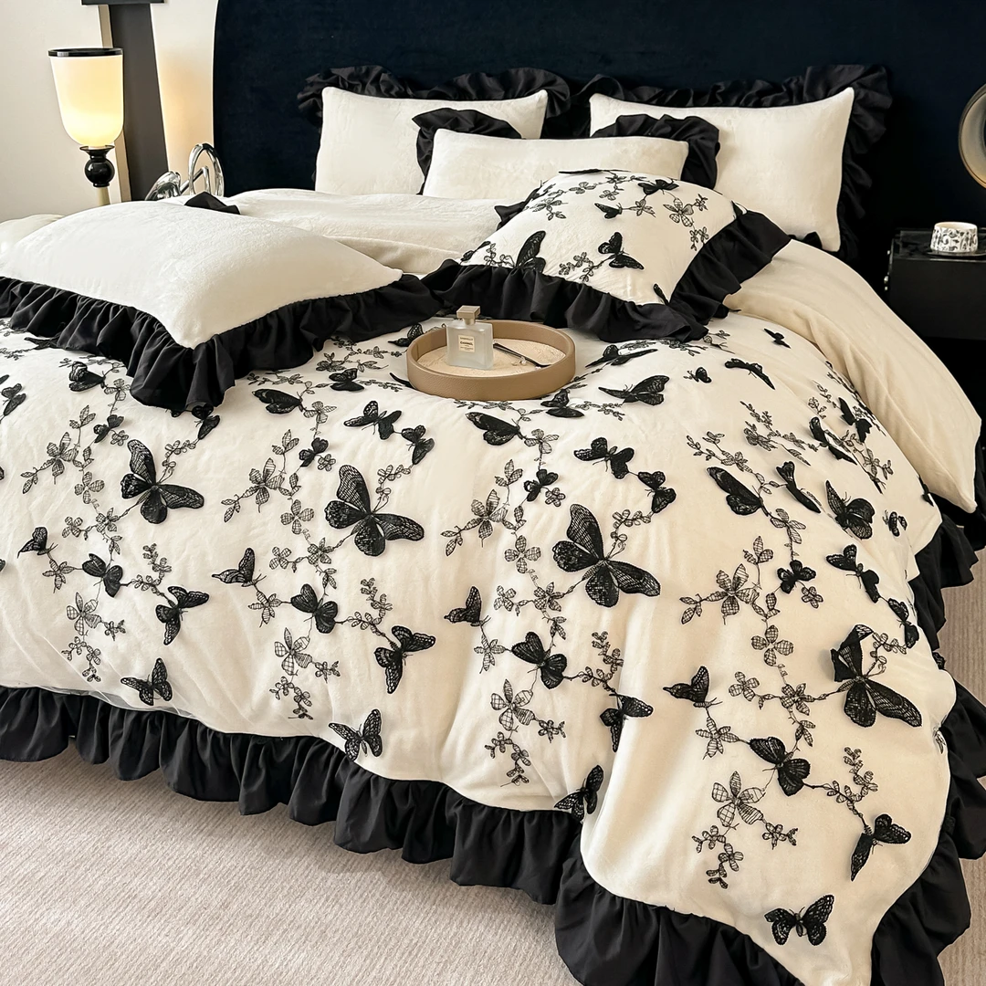2025新款轻奢牛奶绒花边四件套立体蝴蝶刺绣被套宿舍床单笠三件套