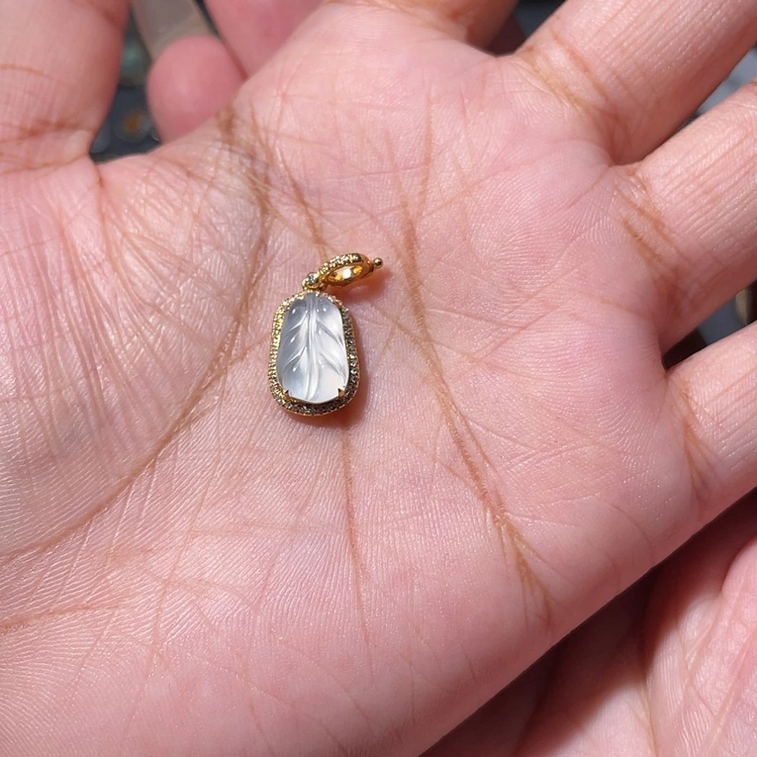 吊坠(不含链)18K金镶嵌翡翠系*