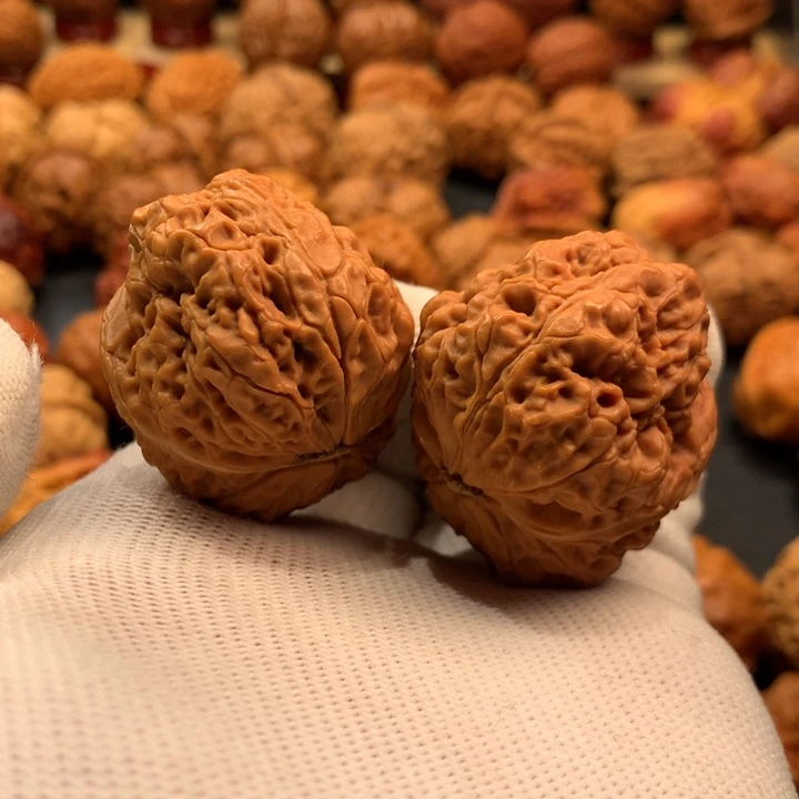 文玩核桃吊坠16……..