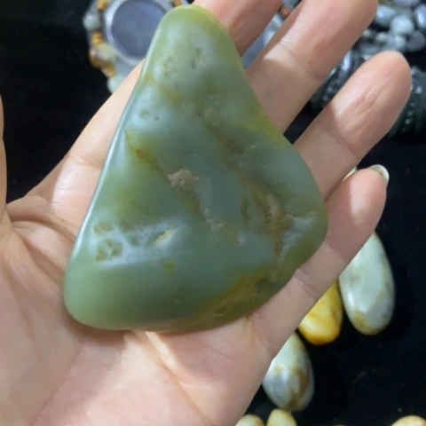 博***今和田玉（糖玉）未镶嵌车挂