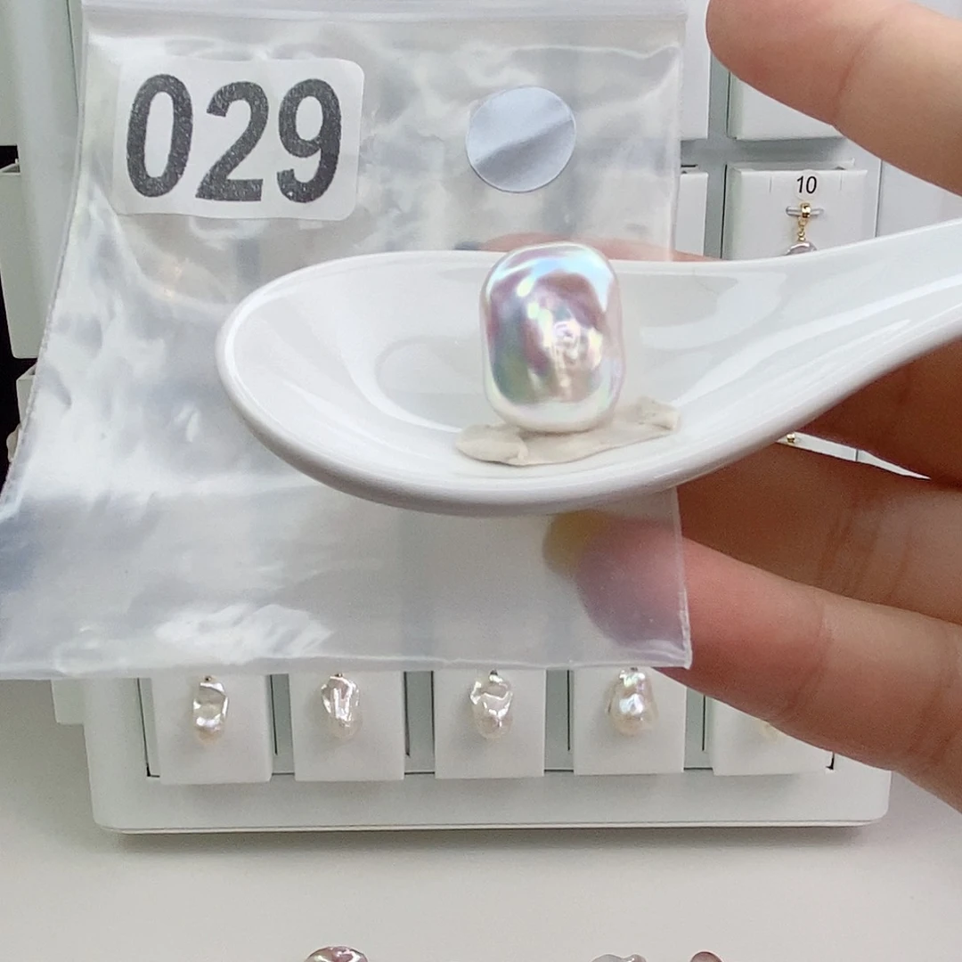 淡水珍珠合金颈饰