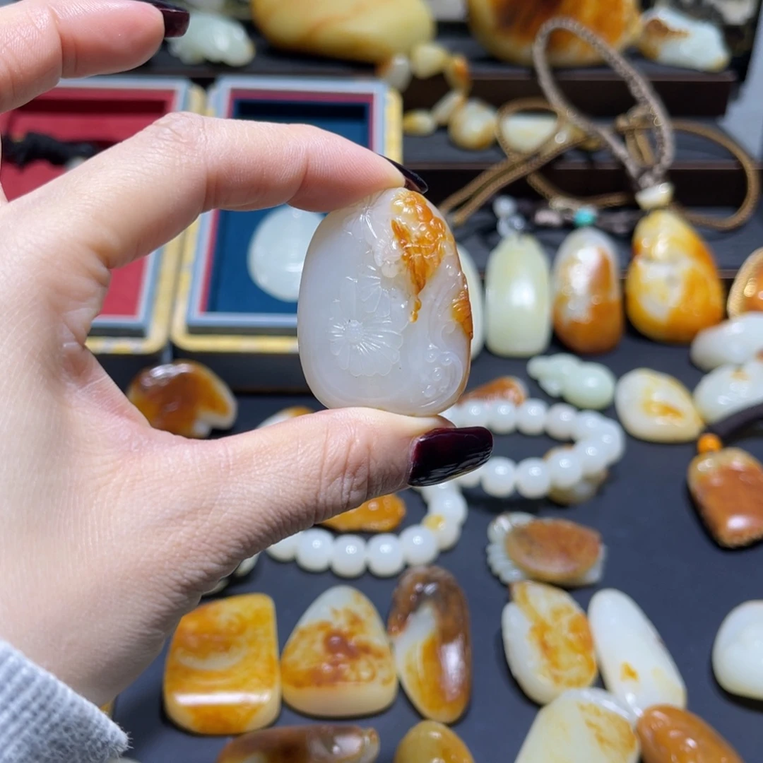 和田玉未镶嵌颈饰