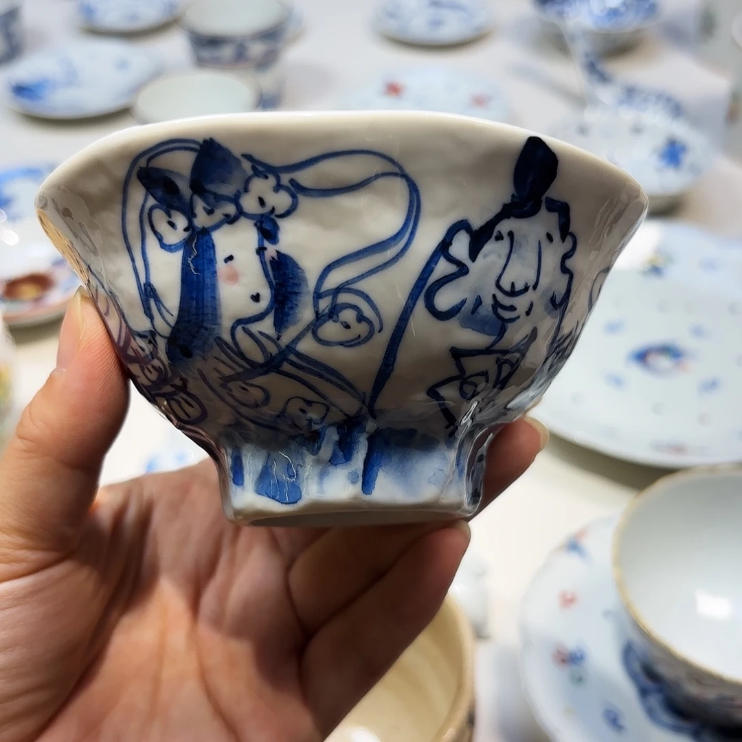 瓷米饭碗。