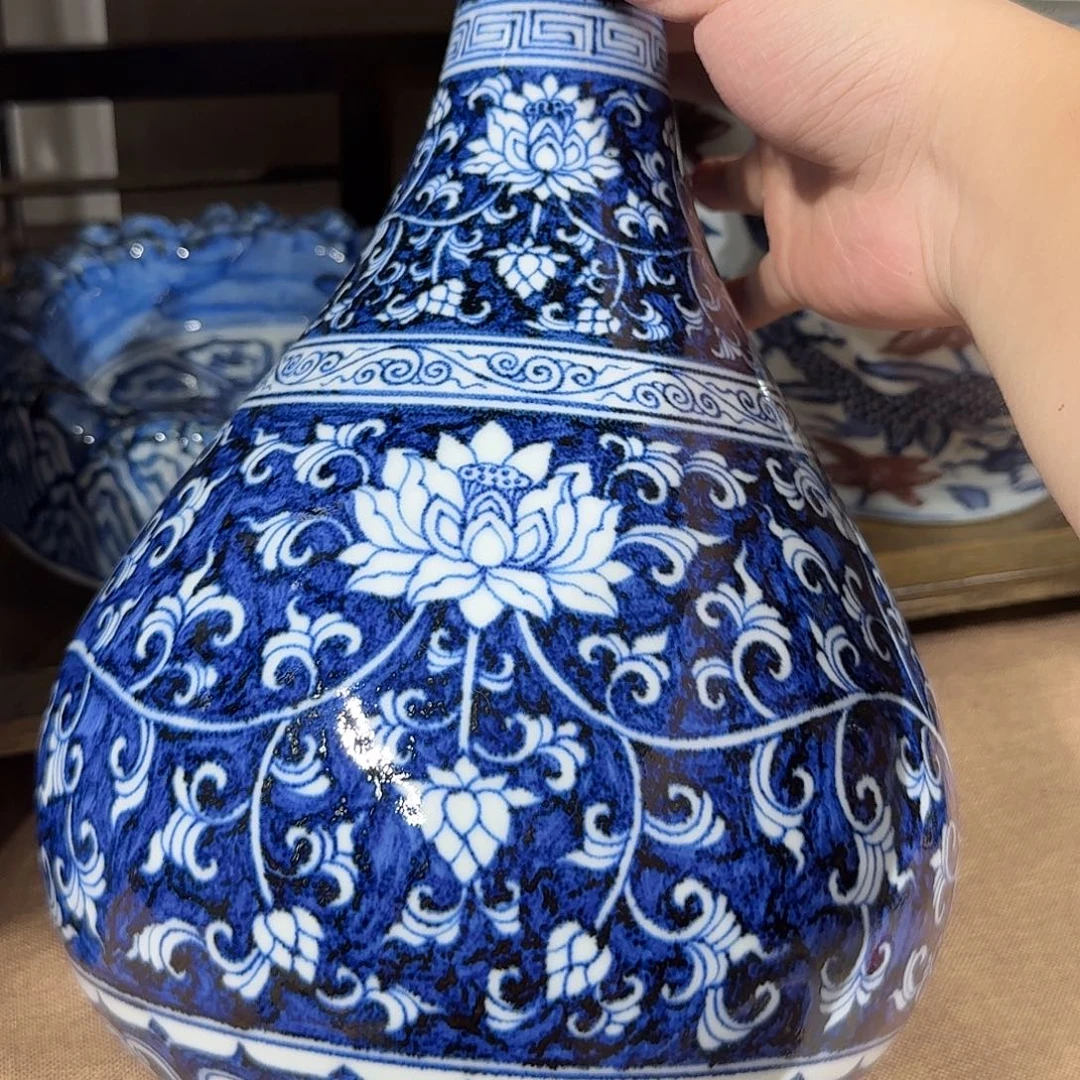 行***y摆件宇泽堂蓝底缠枝莲玉壶春