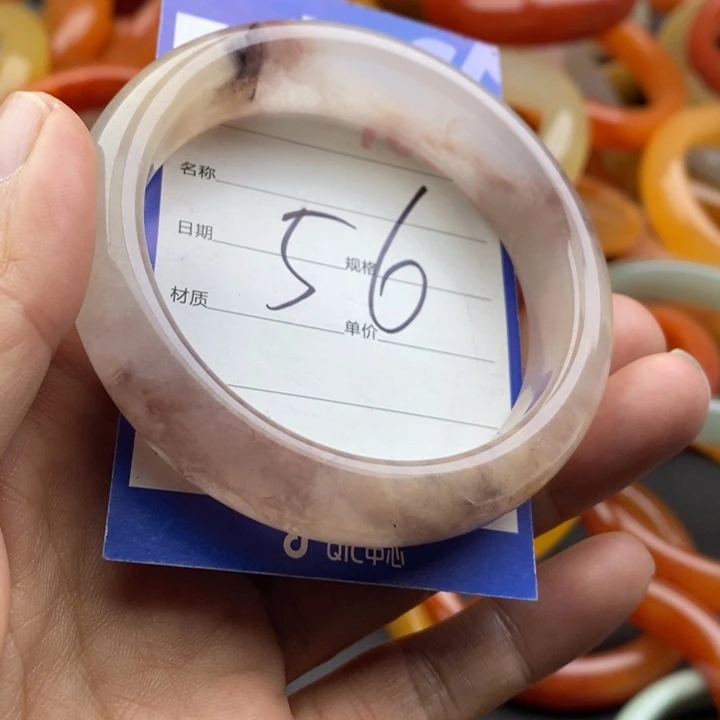 未镶嵌手镯石英质玉