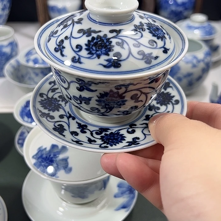 微瑕柴窑缠枝花卉元宝三才