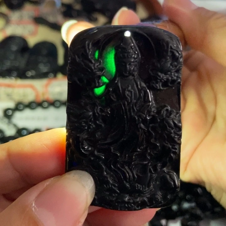 翡翠未镶嵌颈饰观音