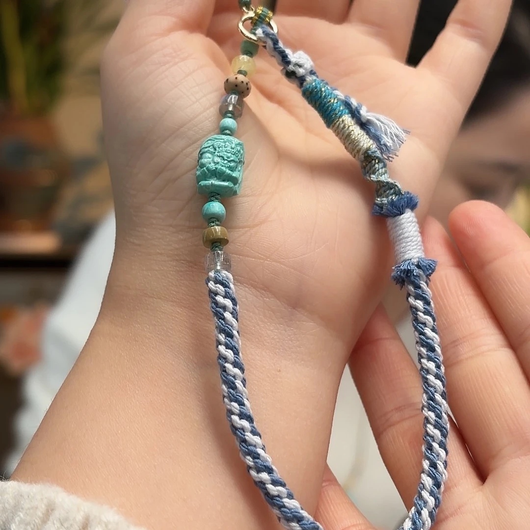 绿松石未镶嵌颈饰