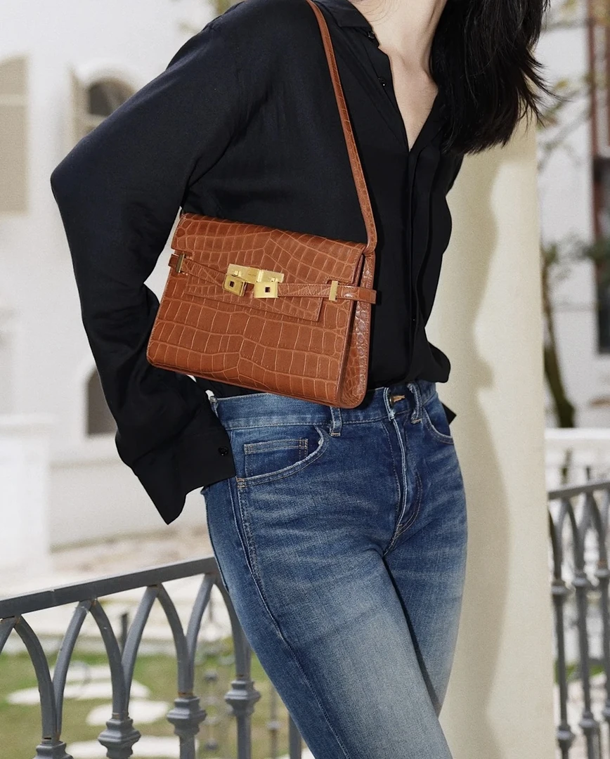 95新 YSL/圣罗兰 2110 巧克力色鳄鱼压纹曼哈顿小号单肩包