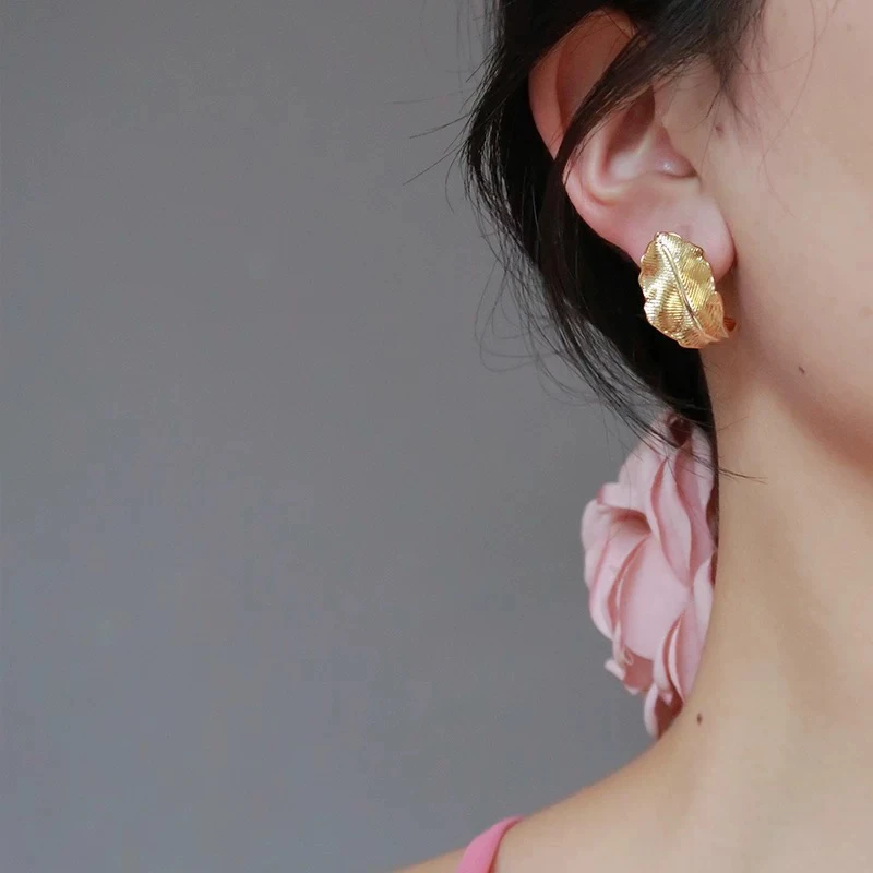 27846欧货高货金色碎钻树叶上衣