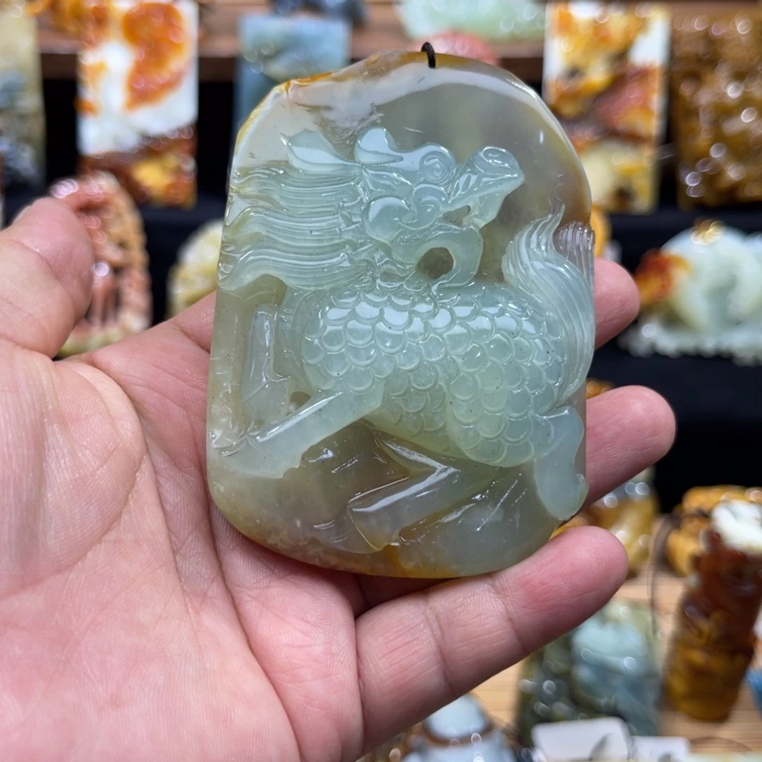 赵***g未镶嵌蛇纹石玉颈饰