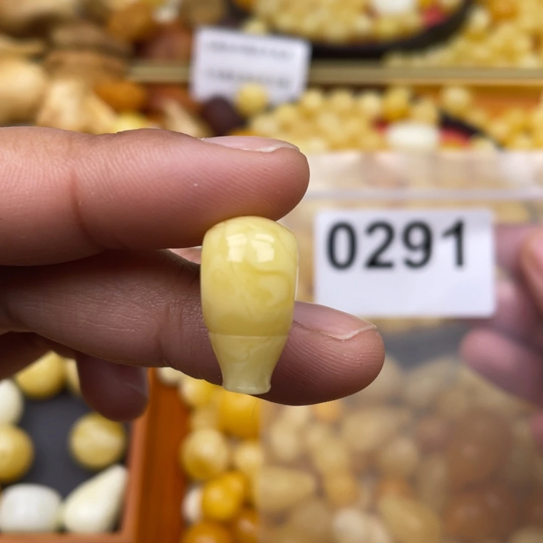 琥珀珠宝奇石未镶嵌11.1