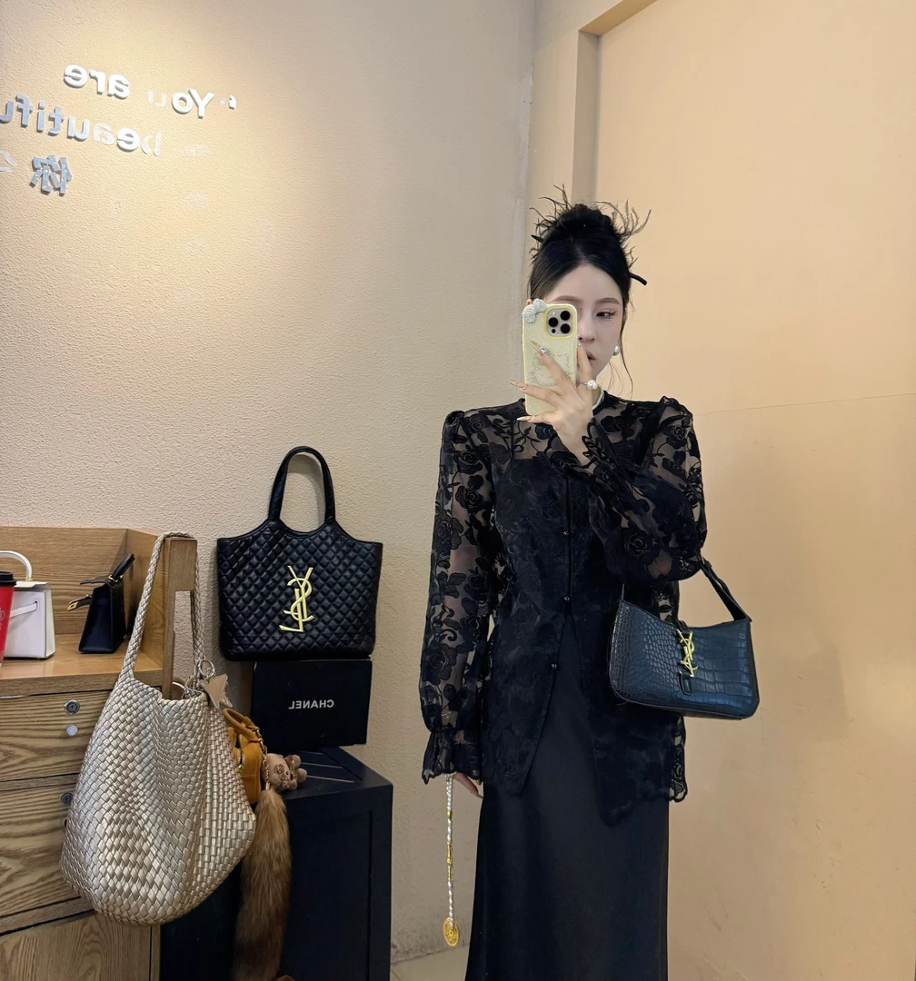 夏季新款韩系时尚百搭圆领蕾丝提花衬衫显瘦气质网红镂空重工长袖