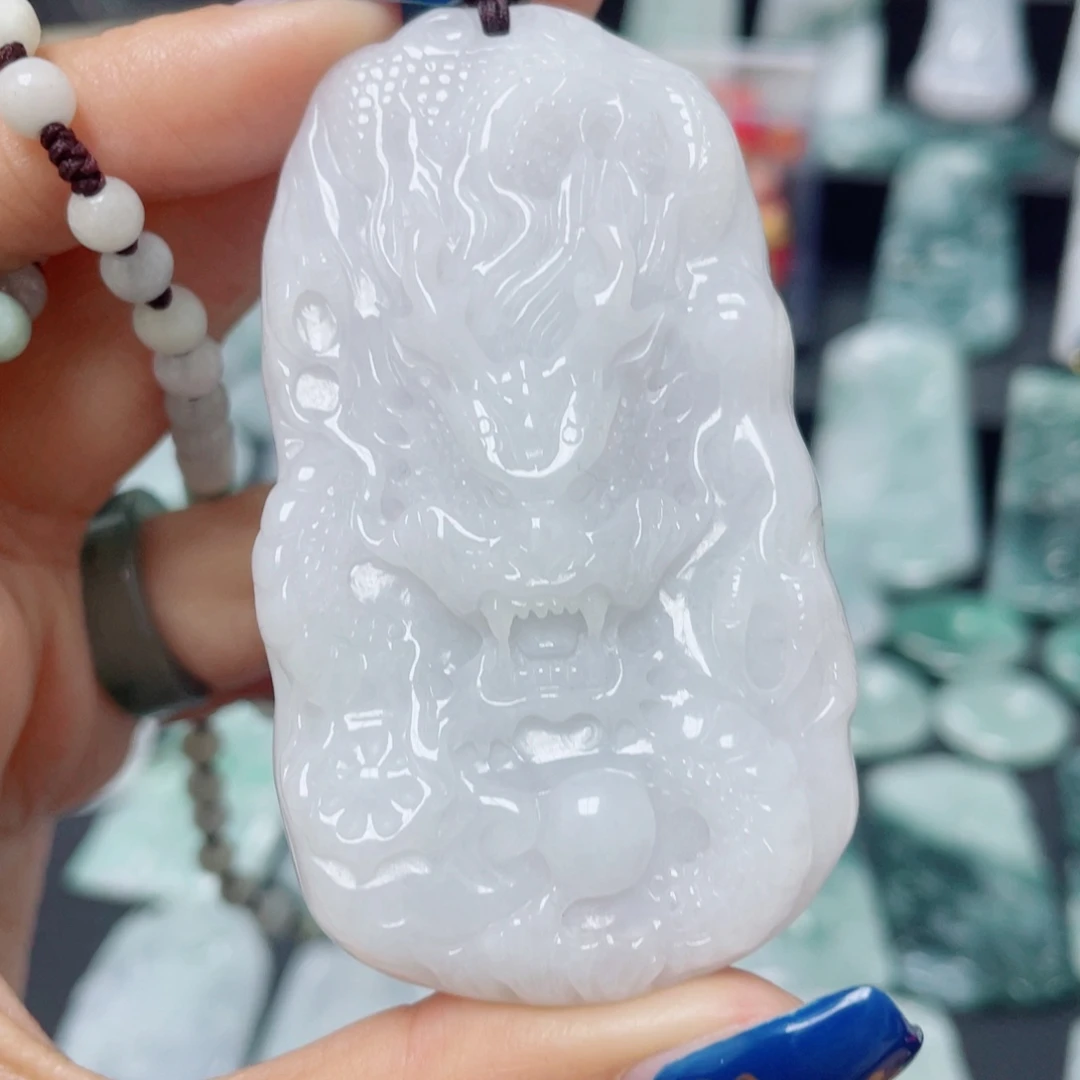 翡翠未镶嵌颈饰龙牌