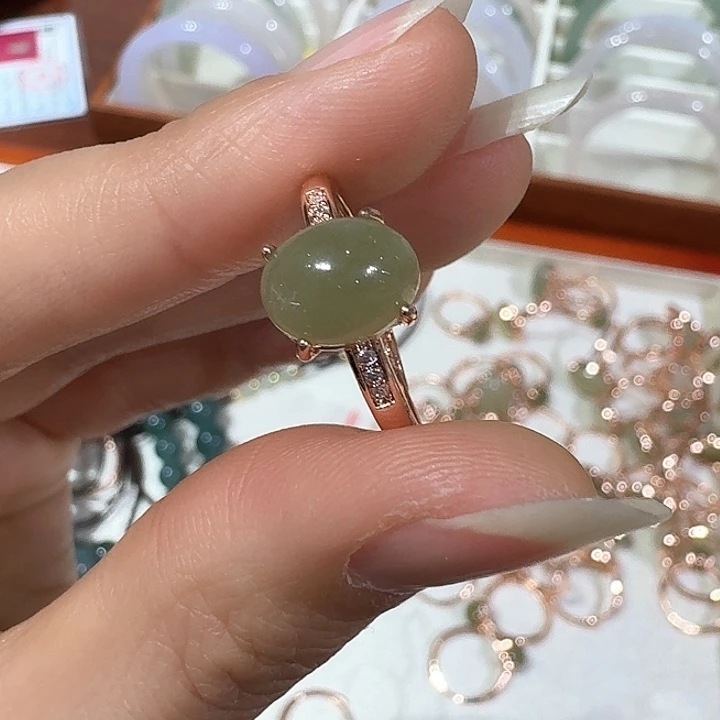 石英质玉颈饰合金