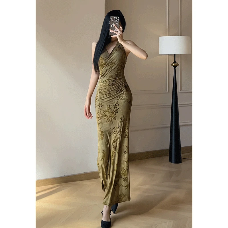 气质风复古新中式V领挂脖连衣裙女性感女人味修身皱褶收腰包臀裙