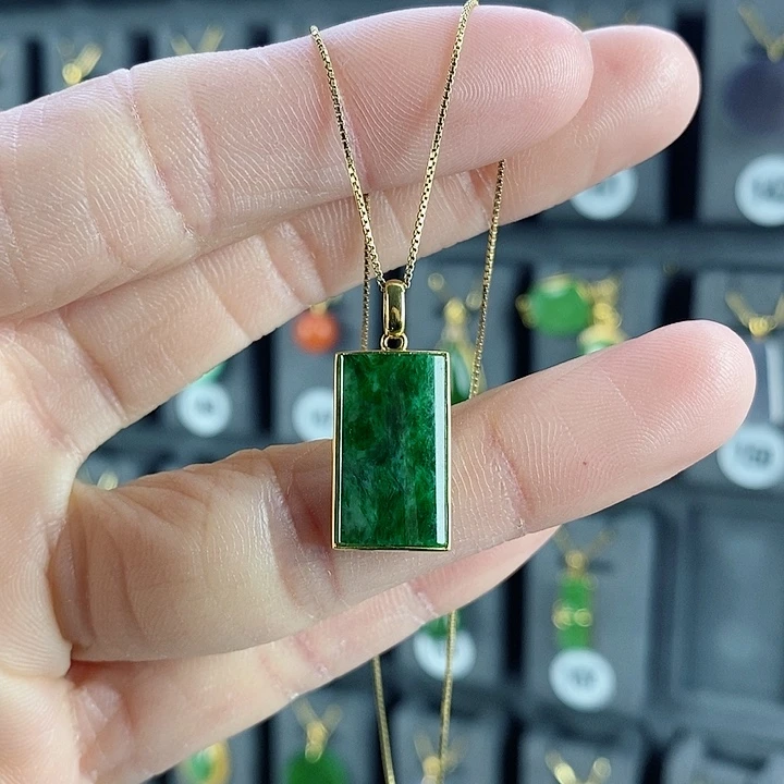 翡翠吊坠(赠链)18K金镶嵌