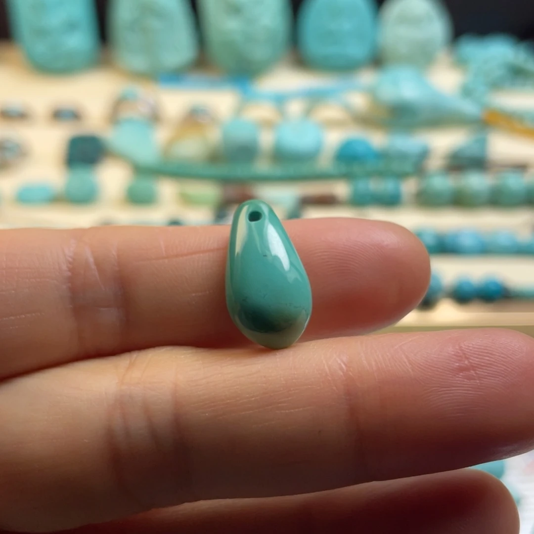 绿松石未镶嵌颈饰