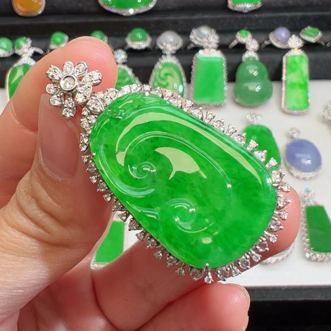 翡翠吊坠(不含链)18K金镶嵌