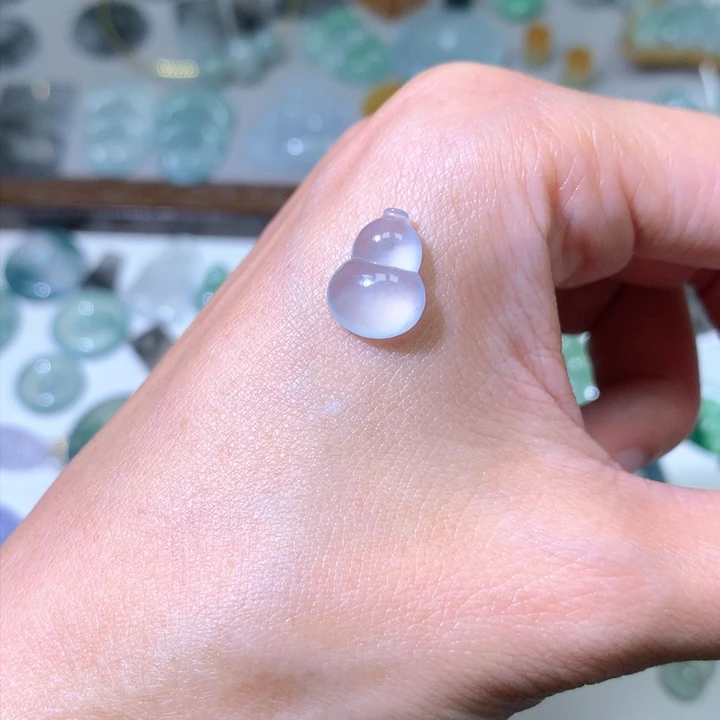 翡翠颈饰未镶嵌葫芦