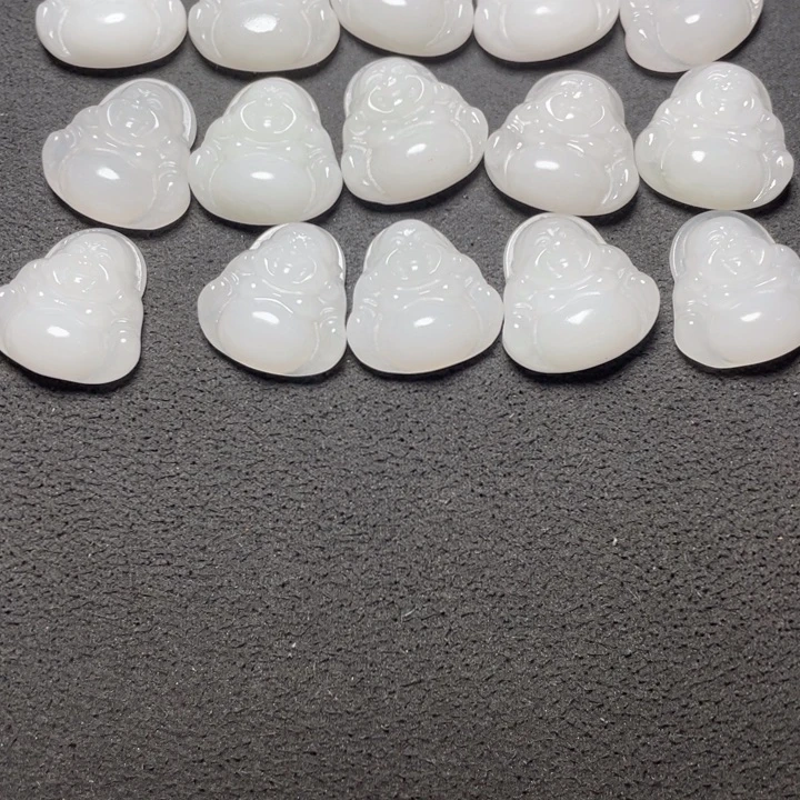 石英质玉未镶嵌颈饰日**辰