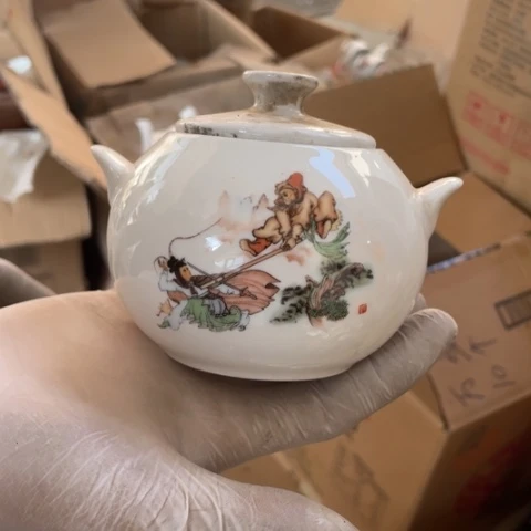 摆件陶瓷摆件工艺品。